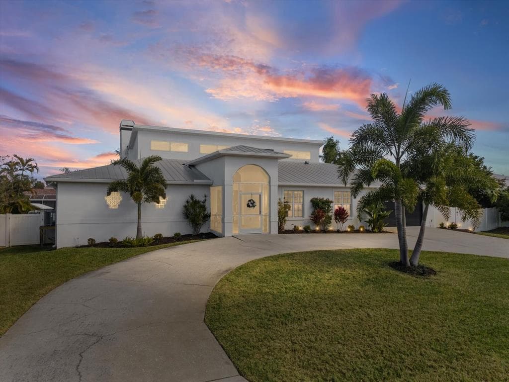 617 KINGSTON COURT