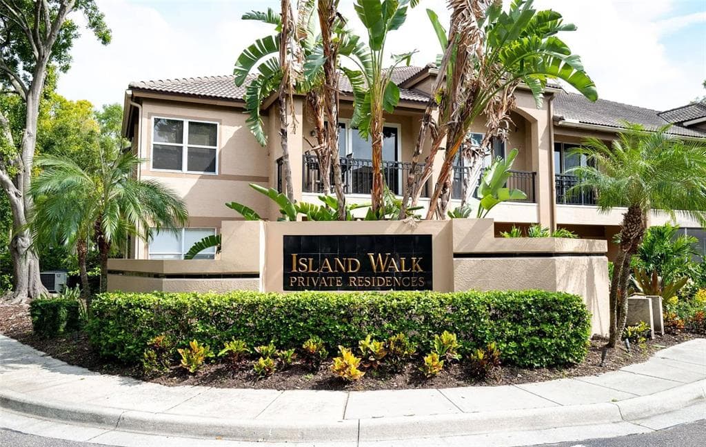 1008 NORMANDY TRACE ROAD UNIT 1008 TAMPA, FL 33602