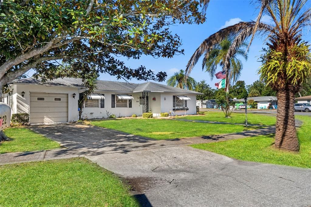 7222 HOLIDAY DRIVE