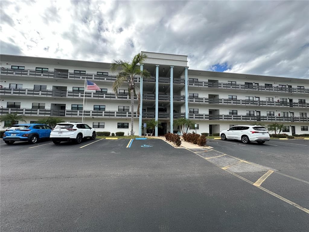 5980 80TH STREET N UNIT 108 ST PETERSBURG, FL 33709