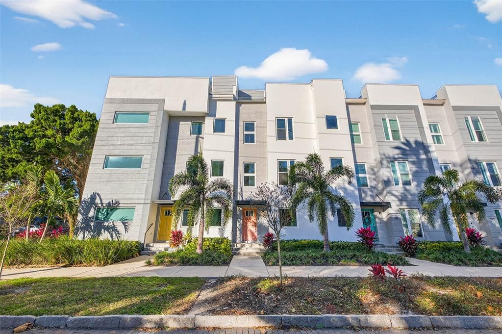 104 26TH STREET N ST PETERSBURG, FL 33713