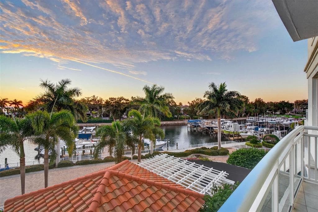 1325 SNELL ISLE BOULEVARD NE UNIT 302