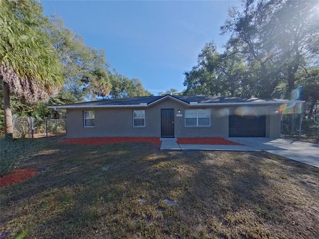 2527 ORANGE AVENUE MIMS, FL 32754