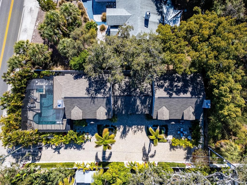 557 FLORIDA AVENUE