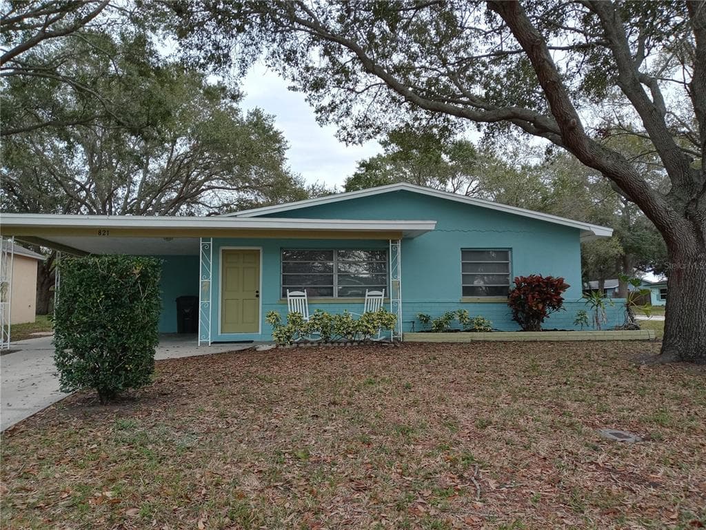 821 HELENA DRIVE LARGO, FL 33770