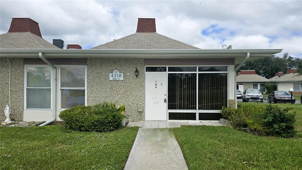 4358 TAHITIAN GARDENS CIRCLE UNIT H HOLIDAY, FL 34691