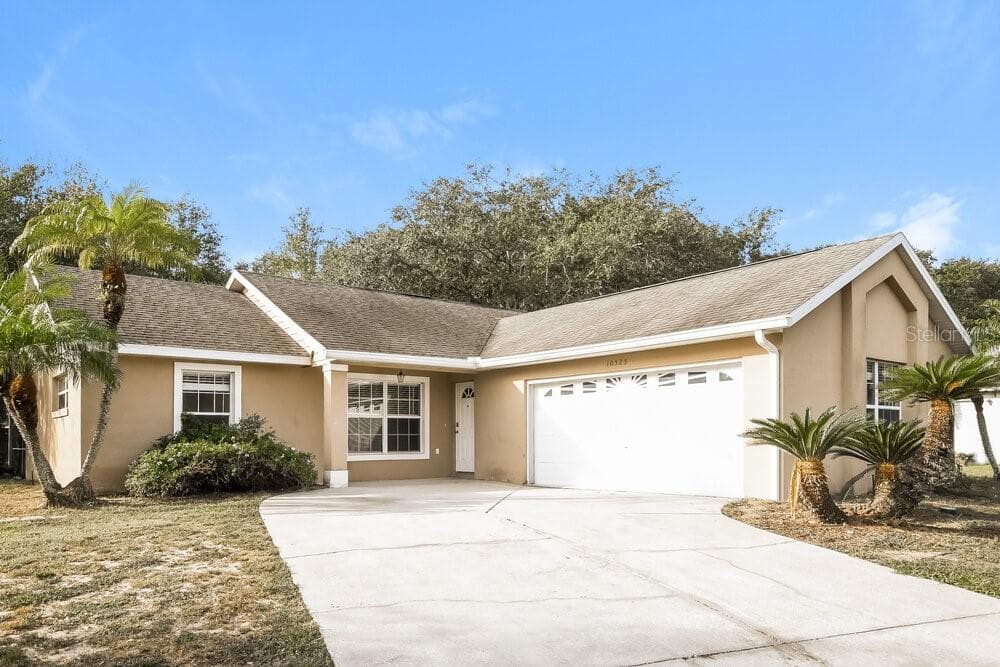 10525 REAGANS RUN DRIVE CLERMONT, FL 34711