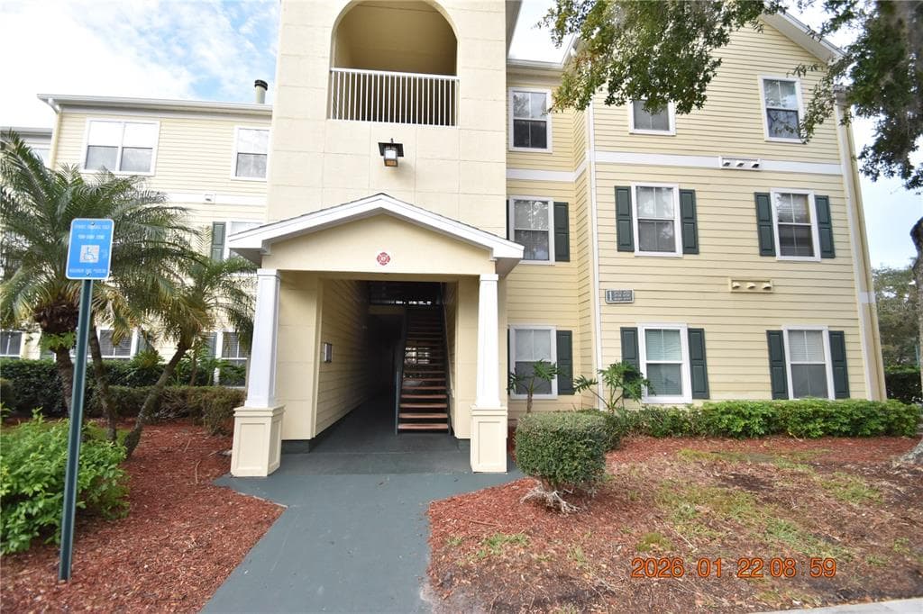 18573 BRIDLE CLUB DRIVE UNIT 18573 TAMPA, FL 33647