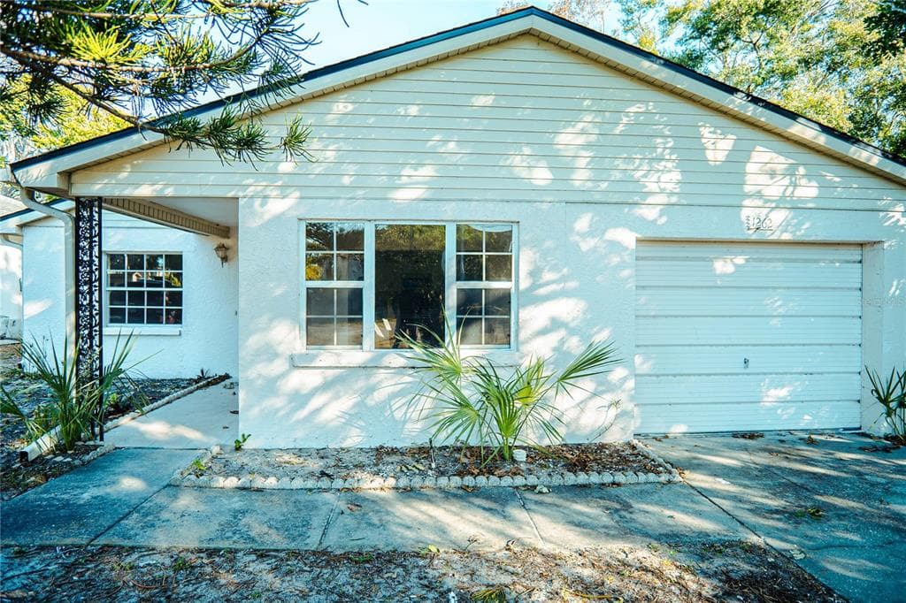 1262 JEFFORDS STREET CLEARWATER, FL 33756