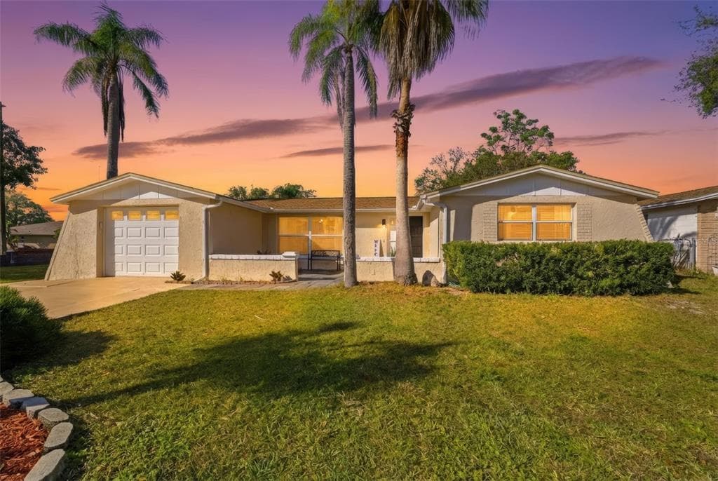 2703 DANTE PLACE HOLIDAY, FL 34691