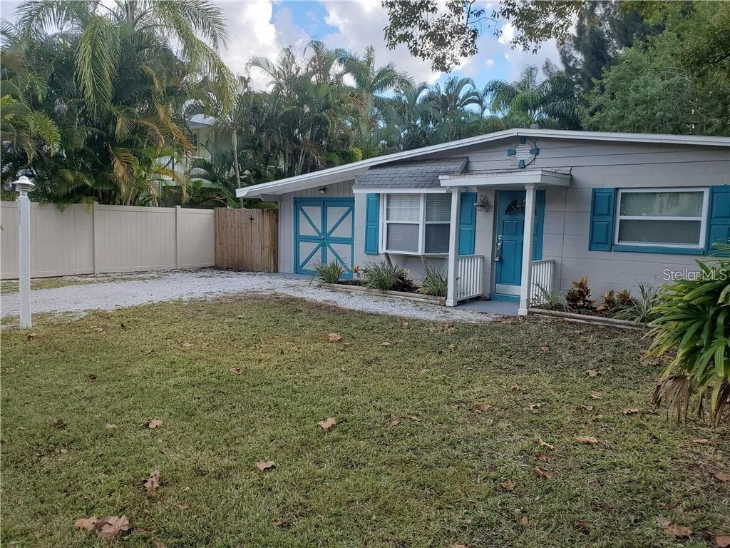 391 KENTUCKY AVENUE CRYSTAL BEACH, FL 34681