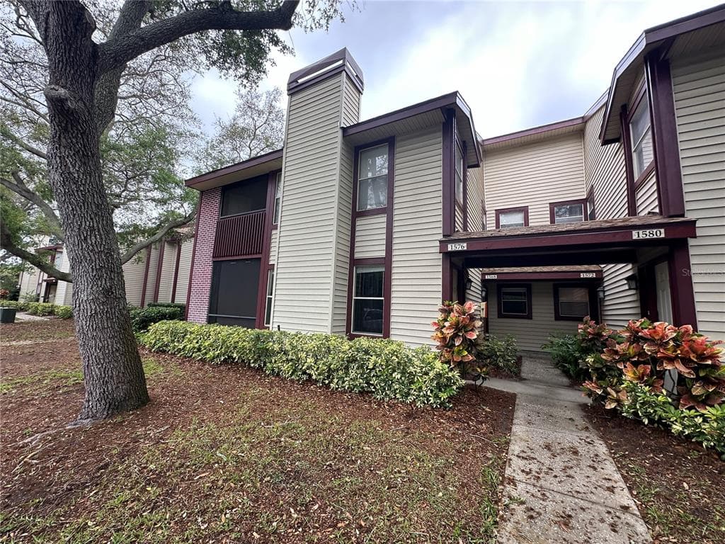 1568 NANTUCKET COURT UNIT 1302 PALM HARBOR, FL 34683