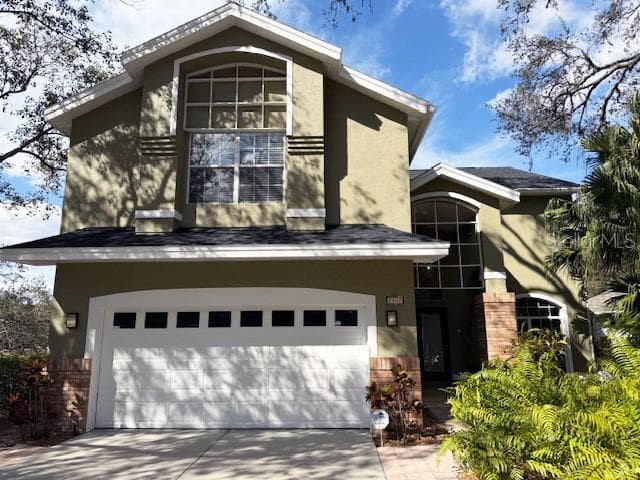 2207 GREEN OAKS LANE