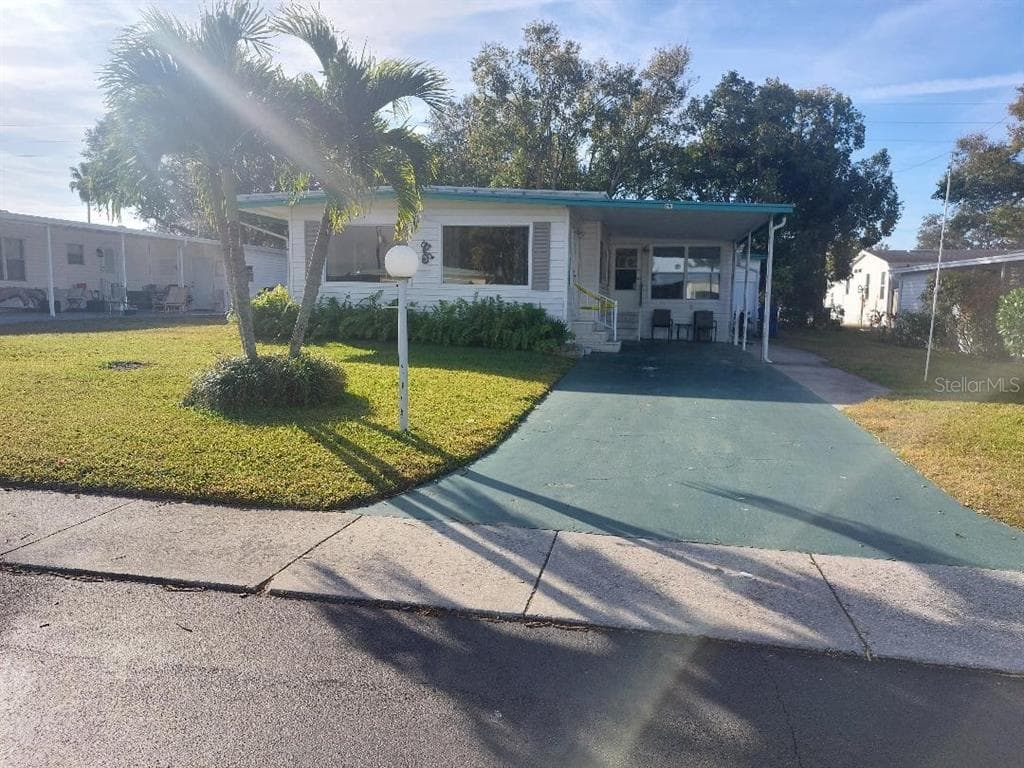 216 INDEPENDENCE AVENUE UNIT 15 PALM HARBOR, FL 34684