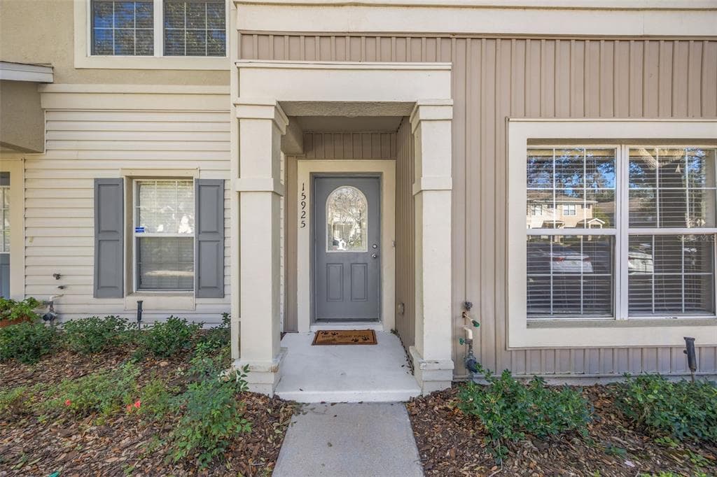 15925 FISHHAWK VIEW DRIVE LITHIA, FL 33547