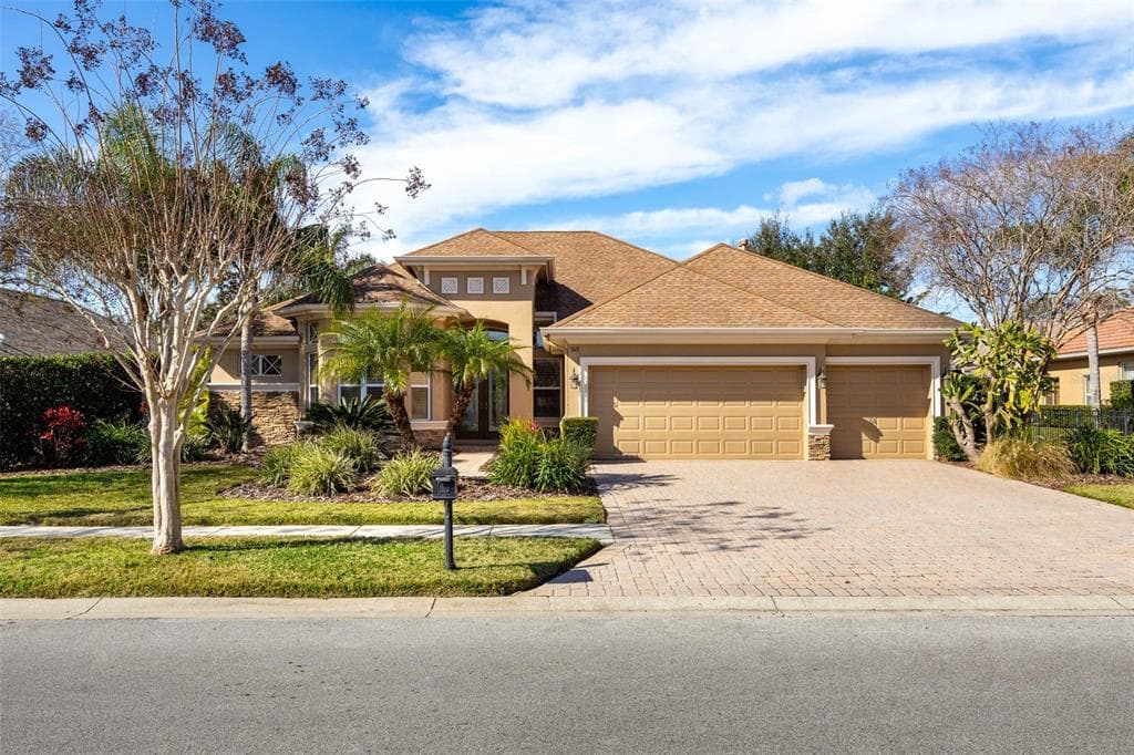 748 WINSLOW PARK TARPON SPRINGS, FL 34688