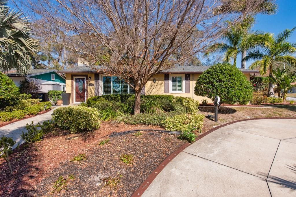 2816 APPLEWOOD DRIVE CLEARWATER, FL 33759