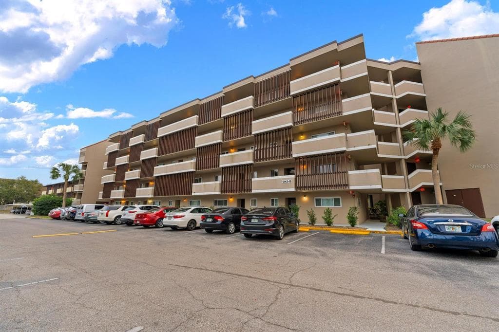 1243 S MARTIN LUTHER KING JR AVENUE UNIT B405 CLEARWATER, FL 33756