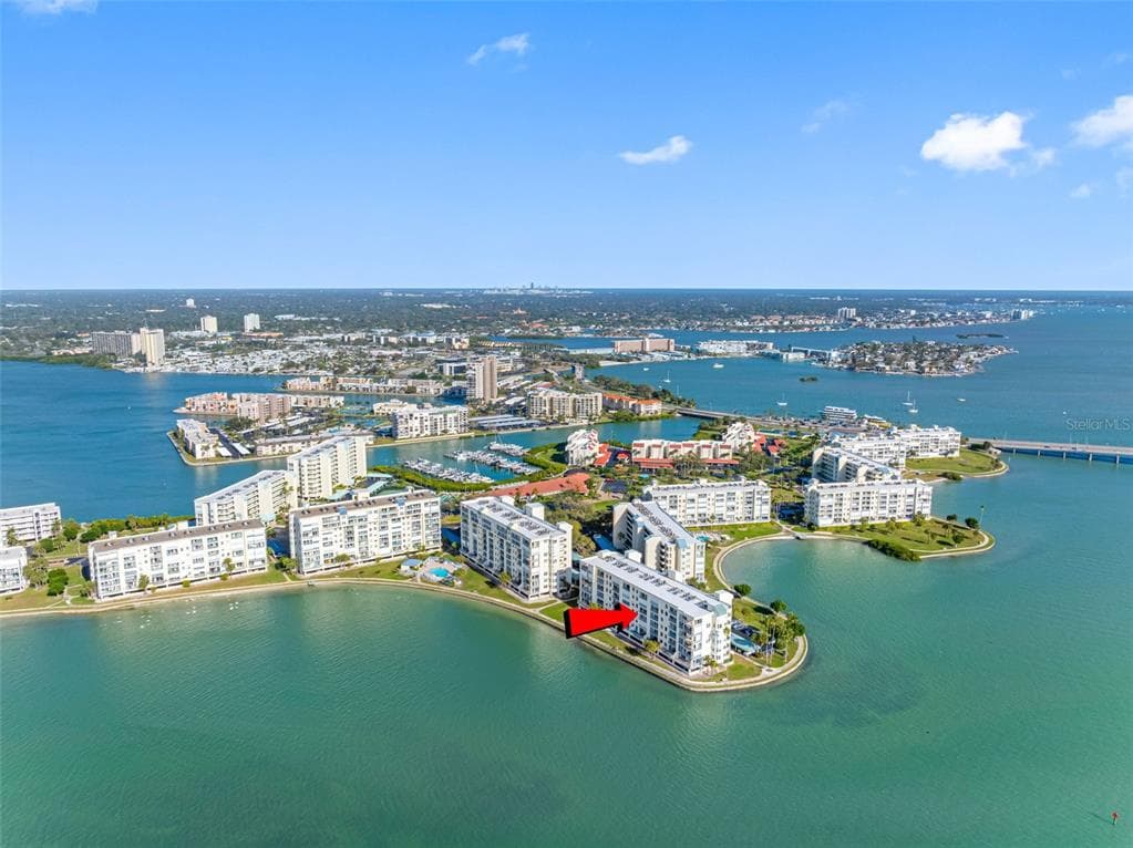 7922 SAILBOAT KEY BOULEVARD S UNIT 304 SOUTH PASADENA, FL 33707