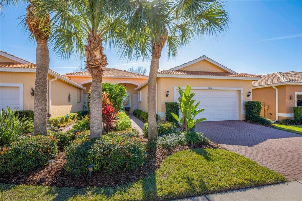 15814 AURORA LAKE CIRCLE WIMAUMA, FL 33598
