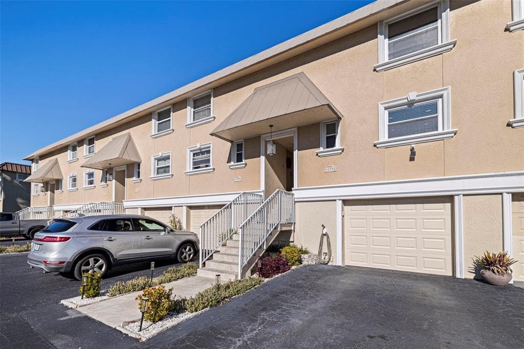 12592 N CAPRI CIRCLE UNIT 6