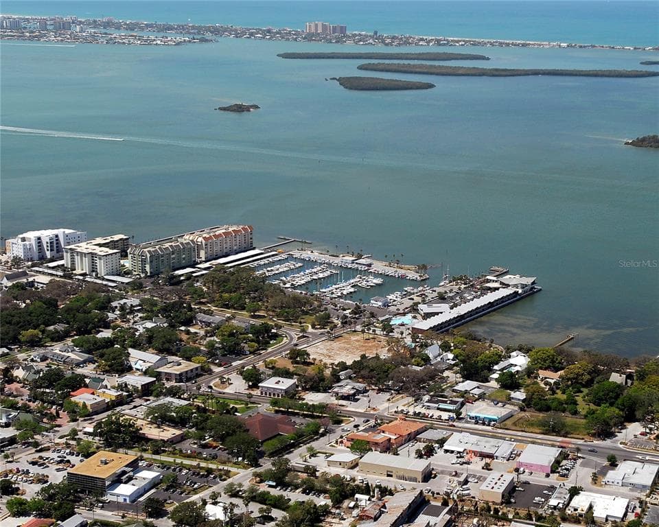 634 EDGEWATER DRIVE UNIT 242 DUNEDIN, FL 34698