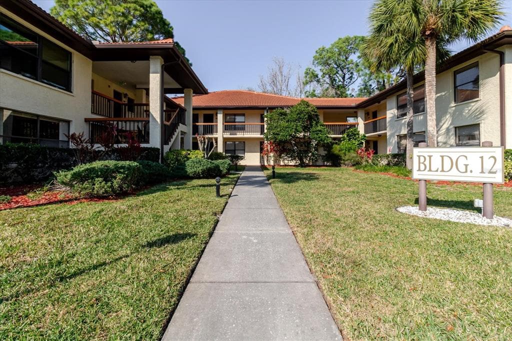 1201 HAMMOCK PINE BOULEVARD UNIT 1201 CLEARWATER, FL 33761