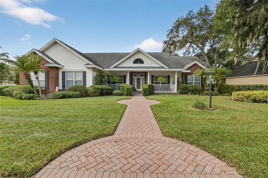940 ASHTON OAKS CIRCLE LAKELAND, FL 33813