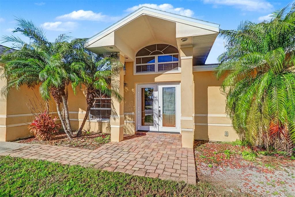 15918 REDINGTON DRIVE REDINGTON BEACH, FL 33708