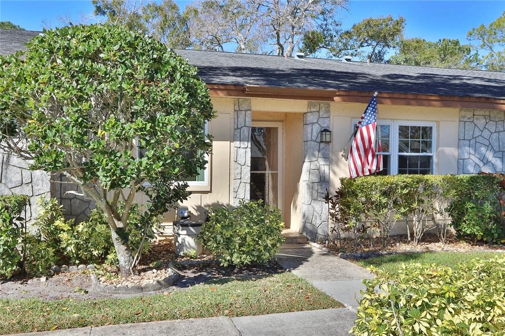 880 MACLAREN DRIVE N UNIT B PALM HARBOR, FL 34684