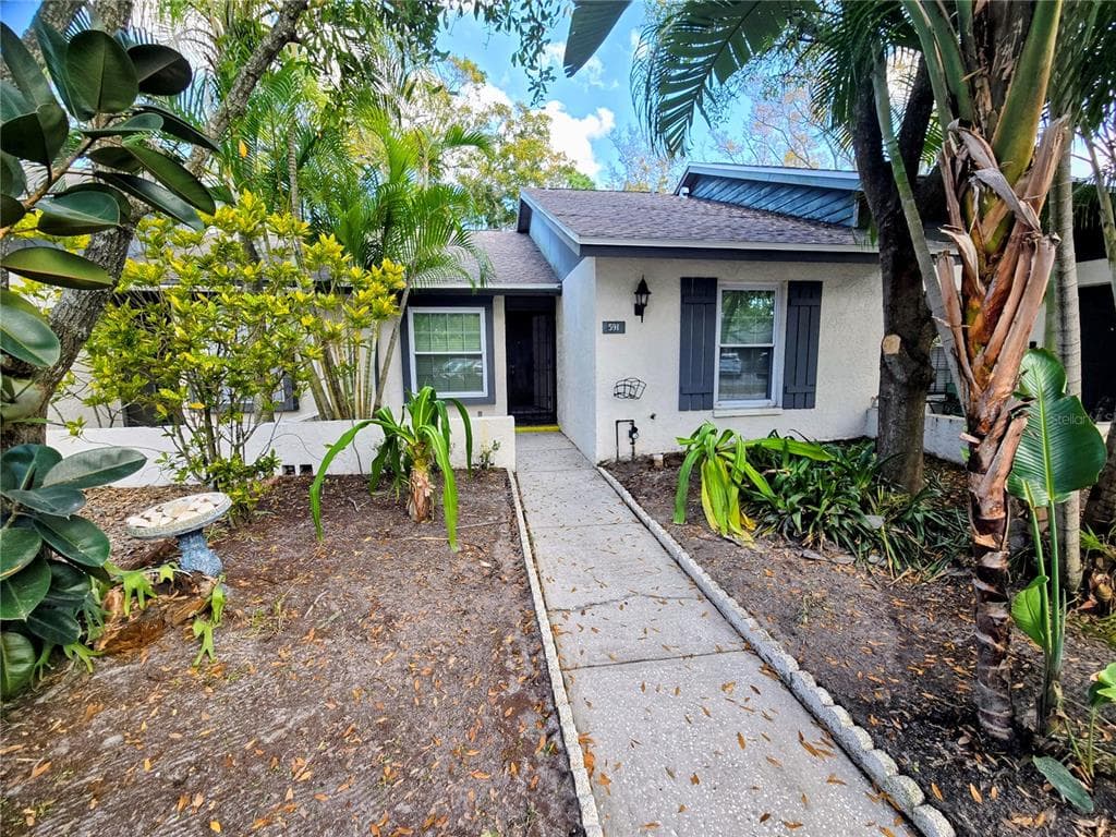 591 CAPISTRANO COURT LARGO, FL 33771