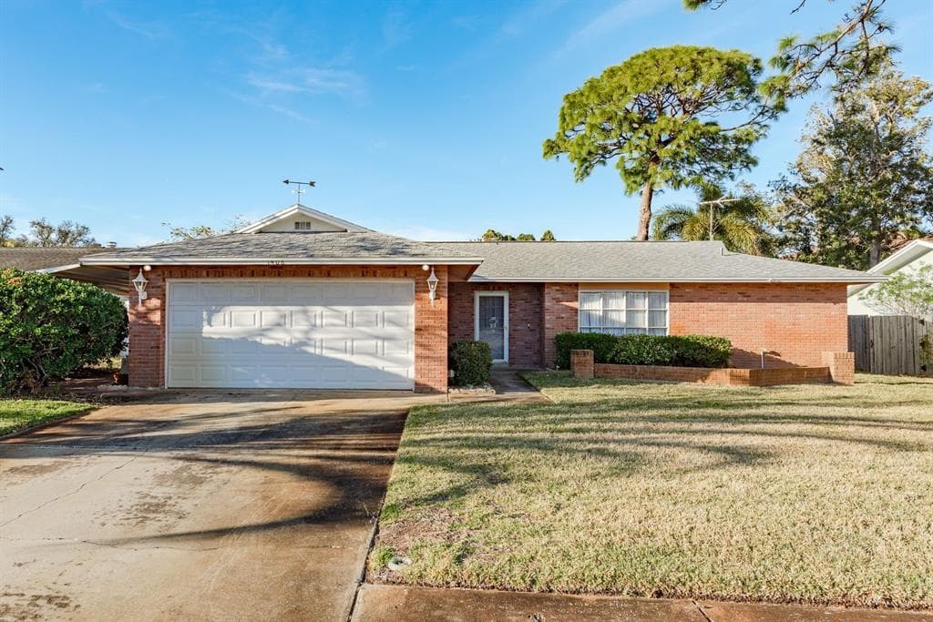 1408 GARDEN AVENUE TARPON SPRINGS, FL 34689