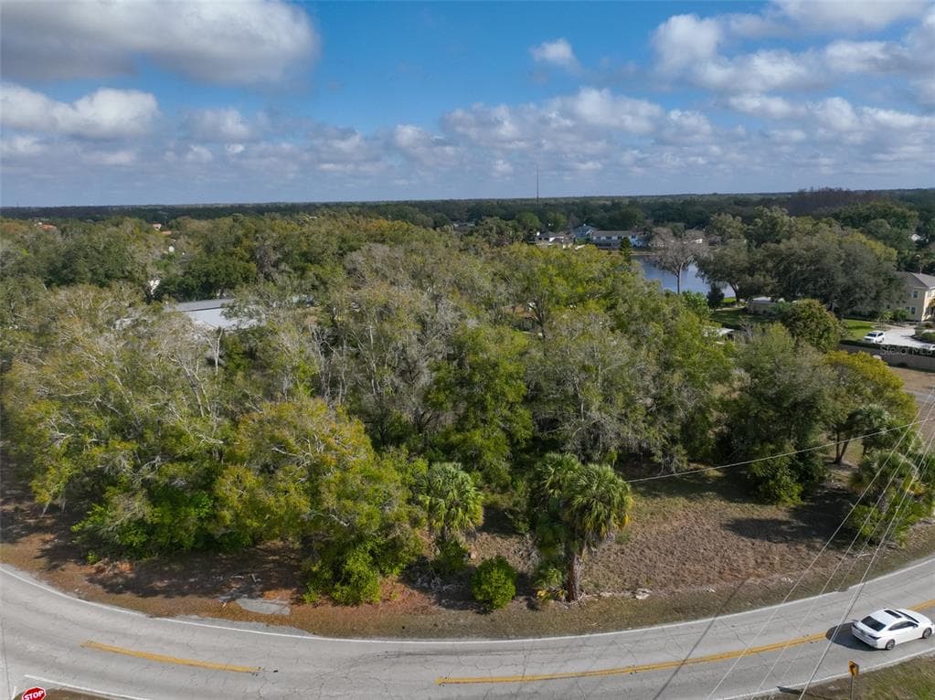 16102 LAKE MAGDALENE BOULEVARD TAMPA, FL 33613