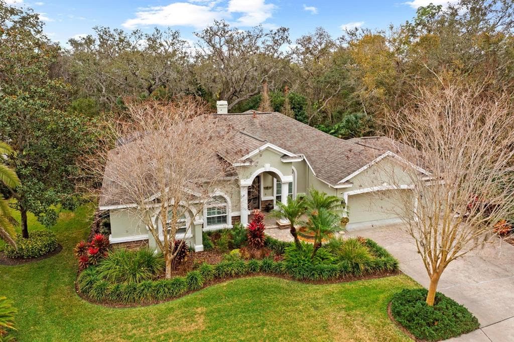 5614 EAGLEGLEN PLACE LITHIA, FL 33547