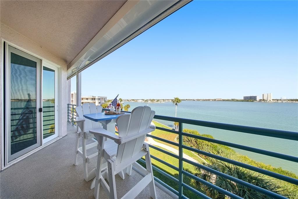 8021 SAILBOAT KEY BOULEVARD S UNIT 403 ST PETE BEACH, FL 33707