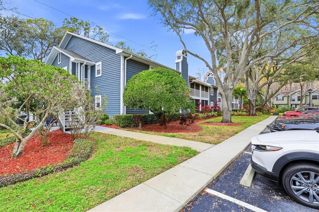 2101 FOX CHASE BOULEVARD UNIT 204 PALM HARBOR, FL 34683