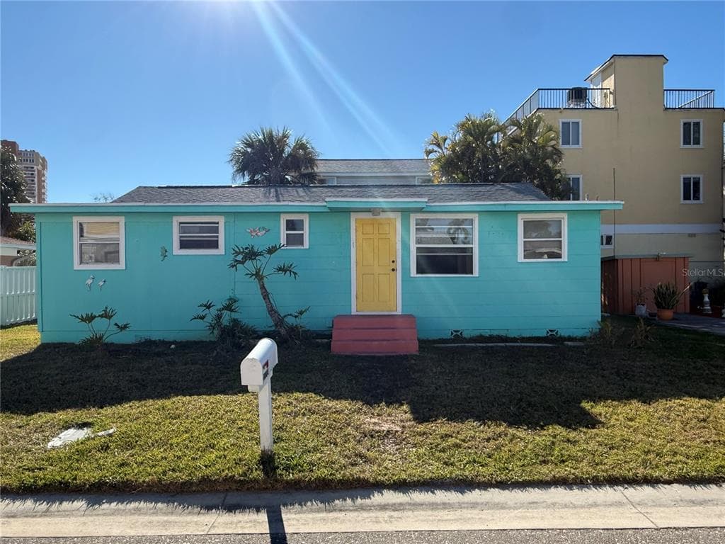 18104 2ND STREET E REDINGTON SHORES, FL 33708