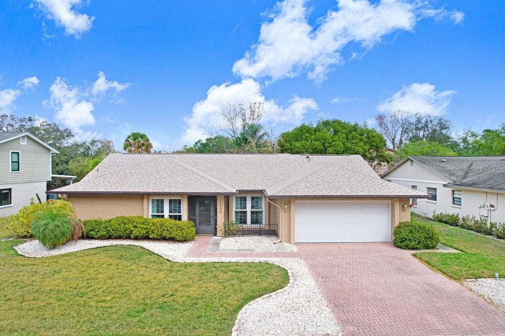1328 CORNER OAKS DRIVE BRANDON, FL 33510