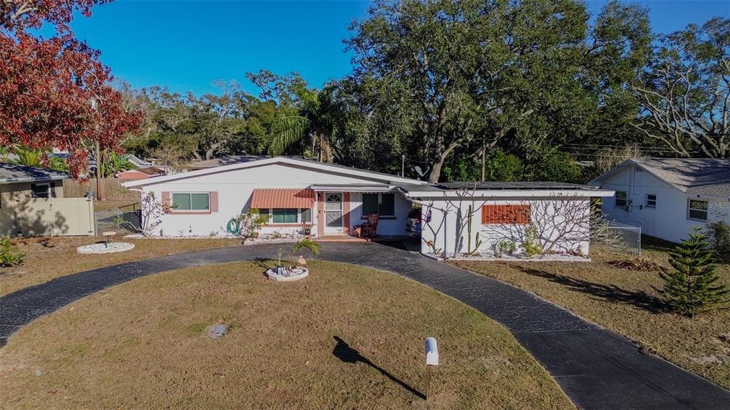199 TROPIC BOULEVARD W LARGO, FL 33770