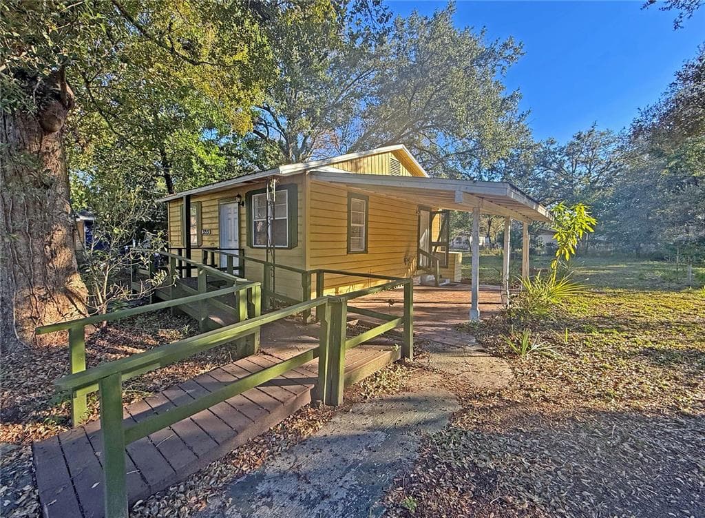 3215 E LOUISIANA AVENUE TAMPA, FL 33610