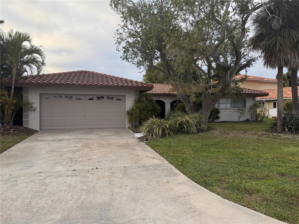 2075 KANSAS AVENUE NE ST PETERSBURG, FL 33703