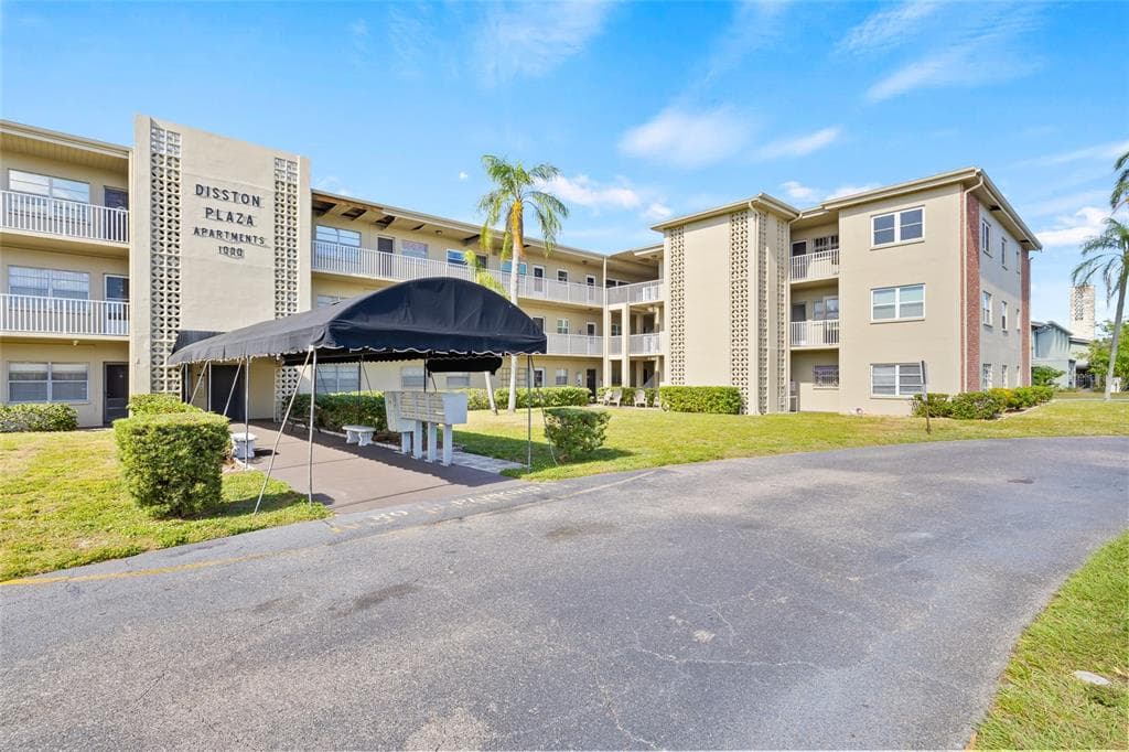 1000 49TH STREET N UNIT 214 ST PETERSBURG, FL 33710