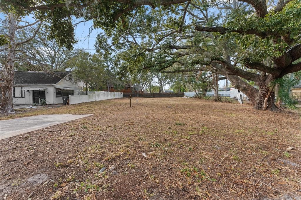 503 BUCKINGHAM AVENUE W OLDSMAR, FL 34677