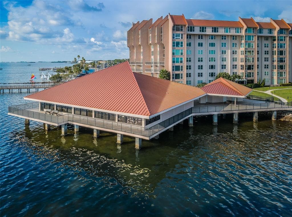 632 EDGEWATER DRIVE UNIT 437 DUNEDIN, FL 34698