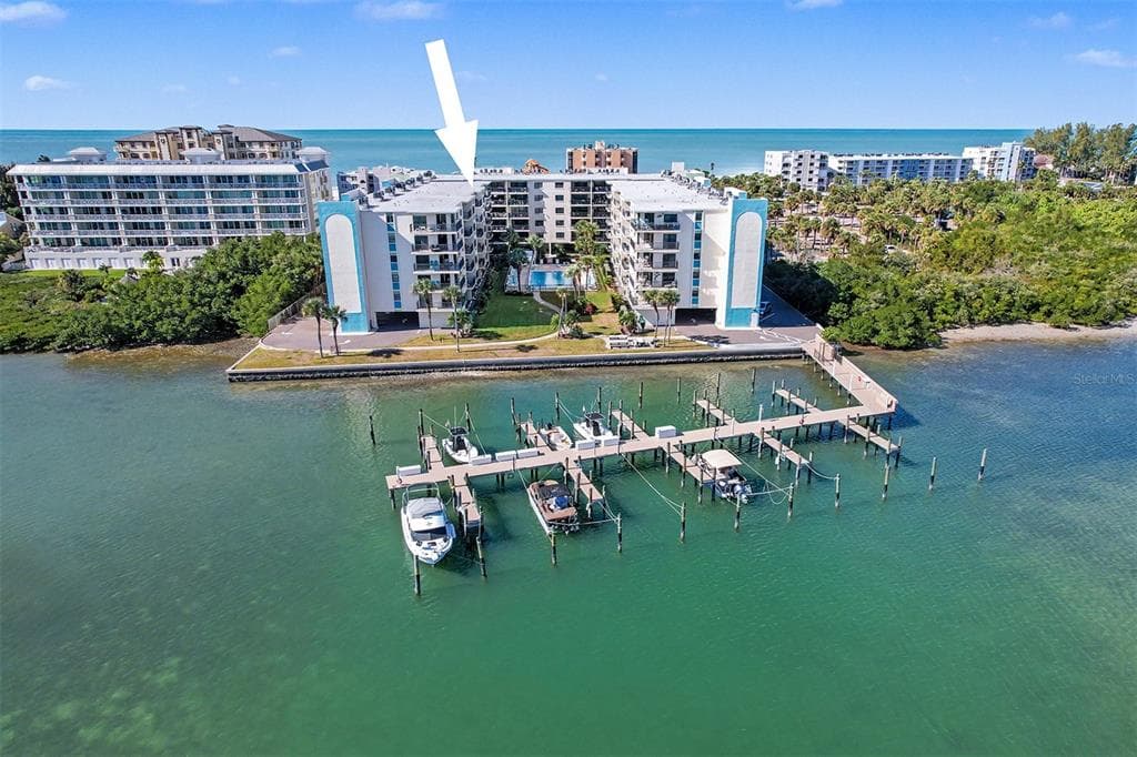 19531 GULF BOULEVARD UNIT 615 INDIAN SHORES, FL 33785