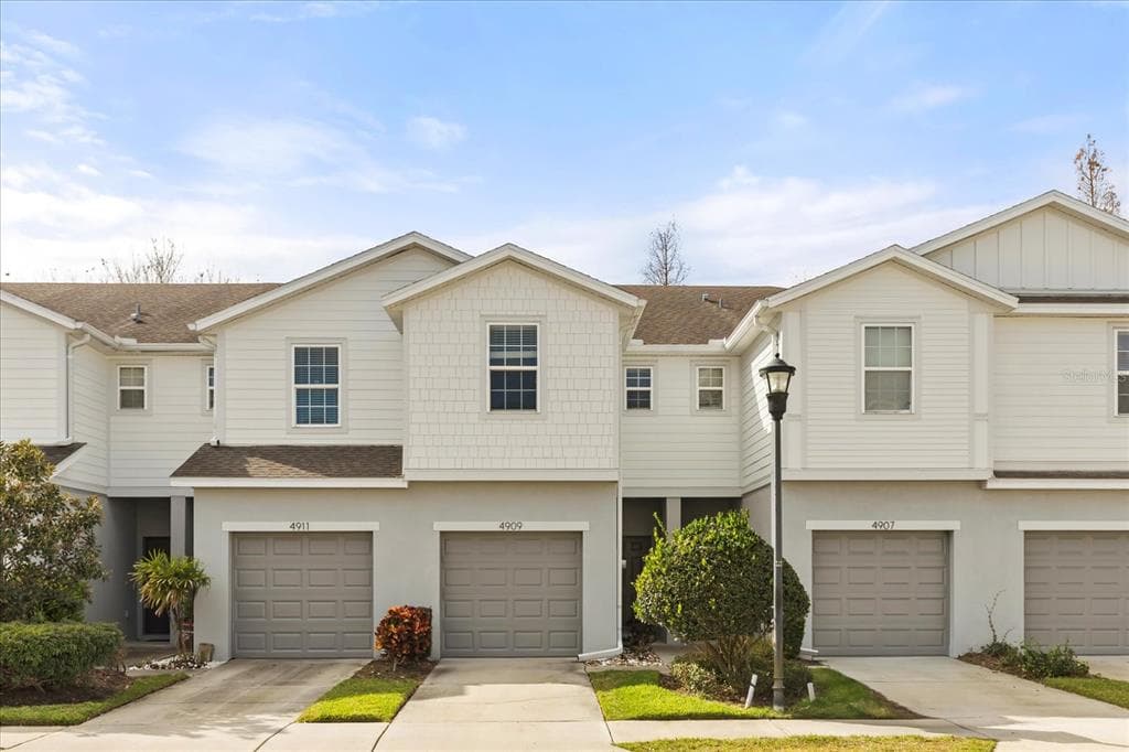 4909 WHITE SANDERLING COURT TAMPA, FL 33619