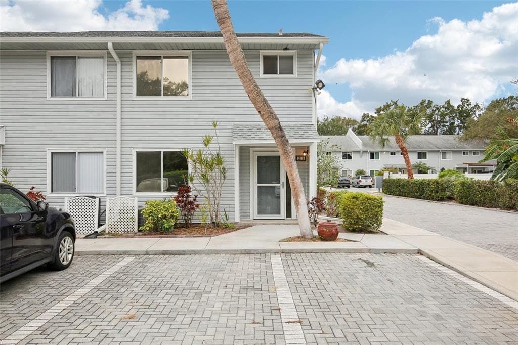 500 NEW YORK AVENUE UNIT 21 DUNEDIN, FL 34698