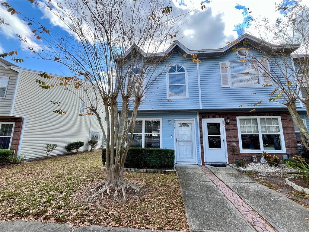 7618 COLONIAL COURT TAMPA, FL 33615