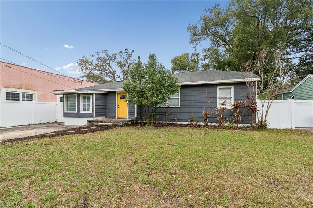 1206 E CRENSHAW STREET TAMPA, FL 33604