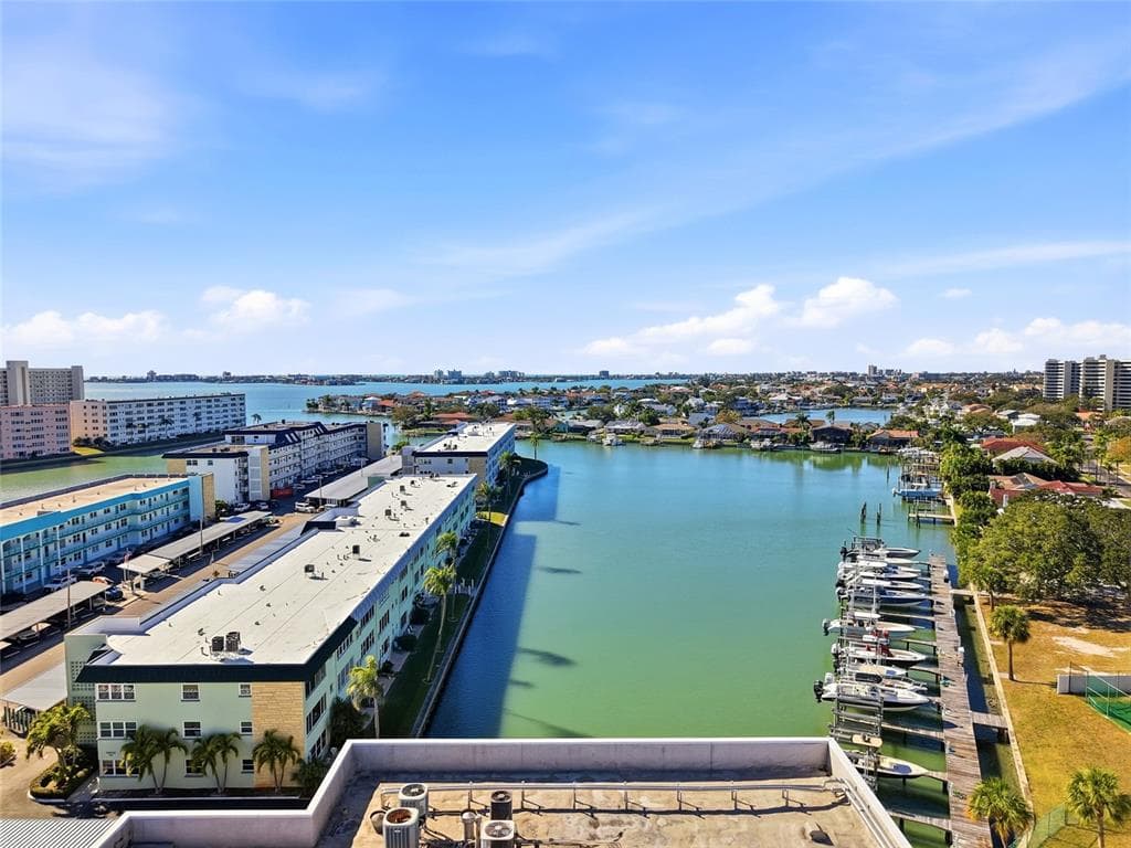 2960 59TH STREET S UNIT 215 GULFPORT, FL 33707